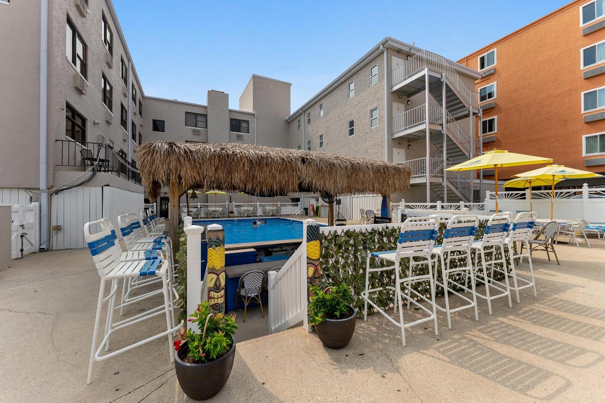 Oceanic Hotel & Barefoot Tiki Bar Wildwood Buitenkant foto
